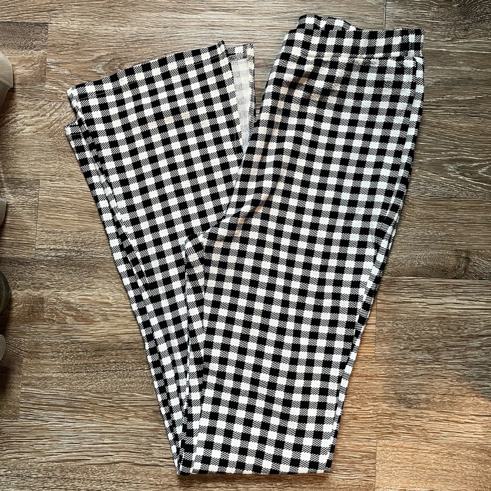 Black and White Women’s Gingham Split Hem Pants. Size S